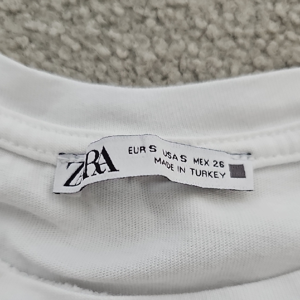 Zara 100% Cotton Graphic Face T-Shirt - Picture 2 of 2
